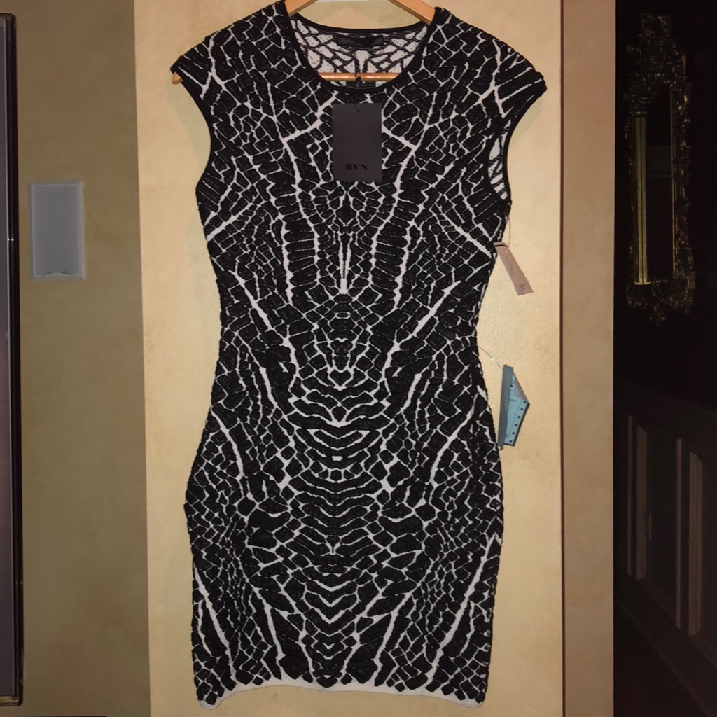 Rvn Size M Dress Bodycon
